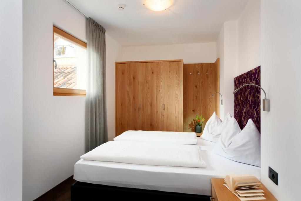 Appartement-Hotel Beatenhof Tirolo Quarto foto